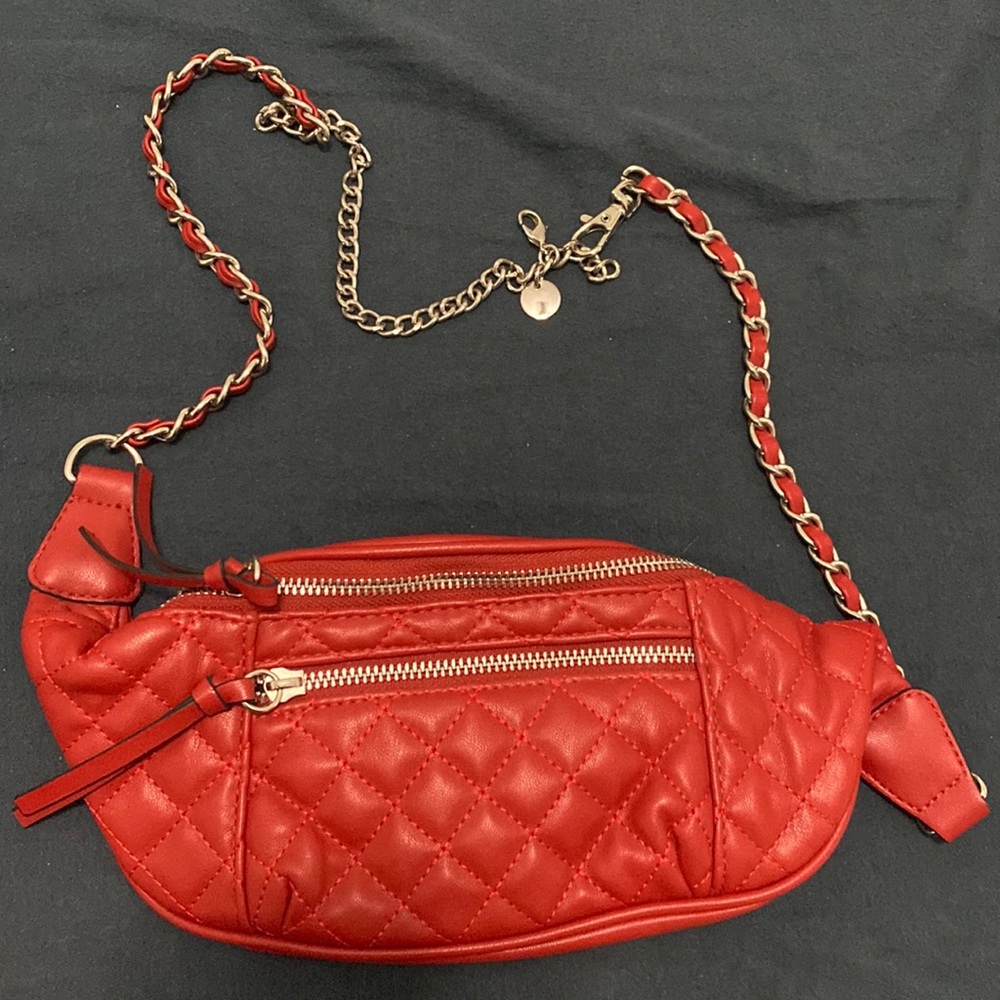 Express red and silver fashion Fanny!